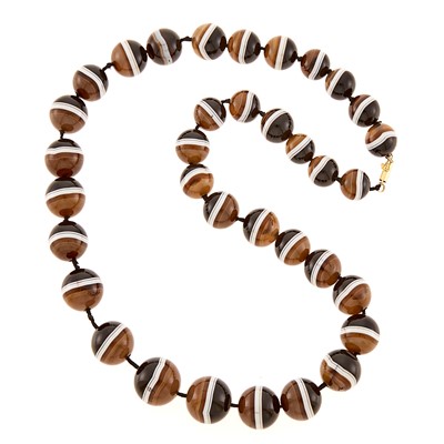 Lot 1217 - Banded Agate Bead Necklace