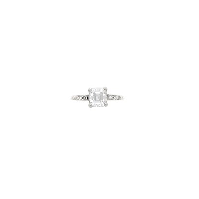 Lot 120 - Platinum and Diamond Ring