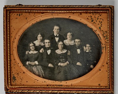 Lot 523 - [DAGUERREOTYPE-PORTRAIT] Oval family portrait....