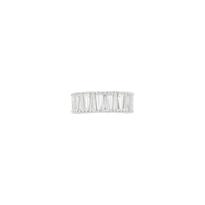 Lot 126 - Platinum and Diamond Band Ring