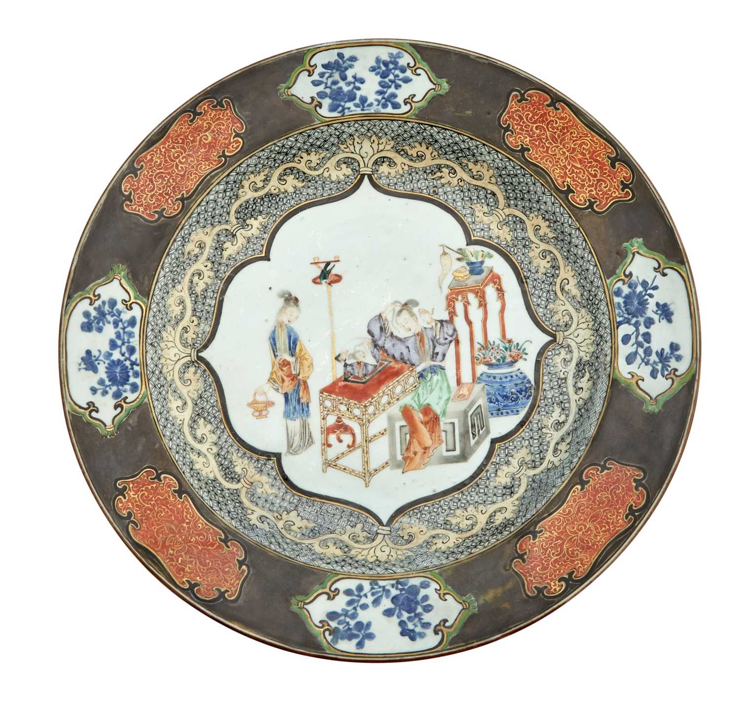 Lot 372 - A Chinese Export Porcelain Charger