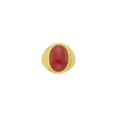 Lot 121 - Henry Dunay Gold and Oxblood Coral Ring