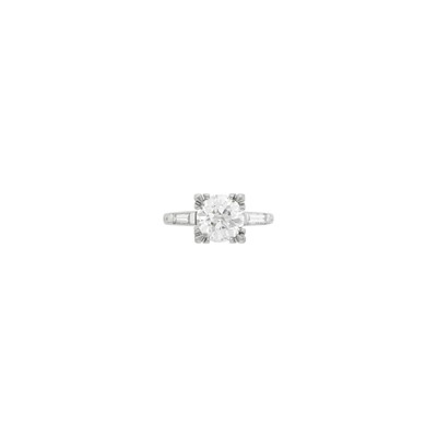 Lot 153 - Platinum and Diamond Ring