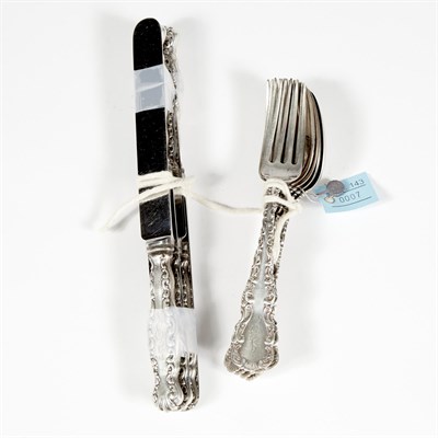 Lot 7 - 8 Pieces of Silverware, 10 ozs., 4 handles