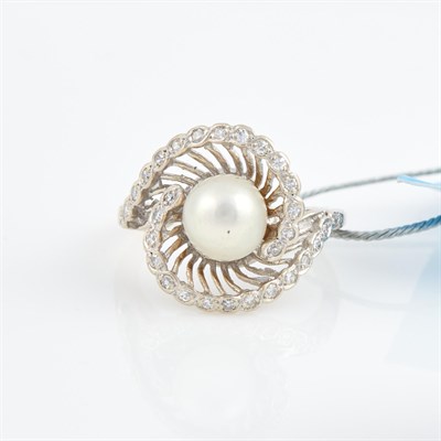 Lot 74 - Diamond and Bead Ring, 30 diamonds about 0.30...