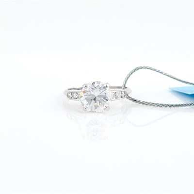 Lot 140 - Diamond Engagement Ring, 6 diamonds, center...