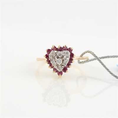 Lot 275 - Diamond and Stone Ring, 7 diamonds, 14K 1 dwt....