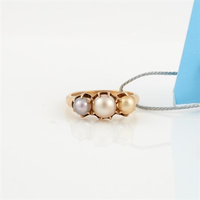 Lot 290 - Gold and Bead Ring, 18K 2 dwt. all