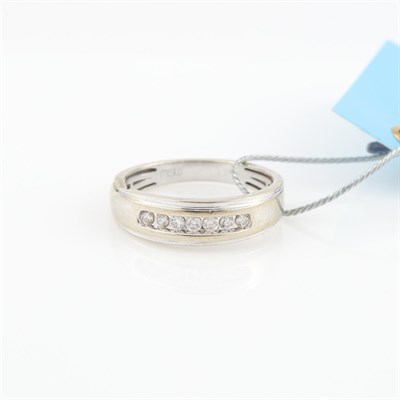 Lot 409 - Diamond Ring, 7 diamonds, 10K 2 dwt., damaged