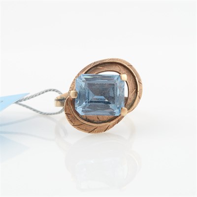Lot 482 - Gold and Stone Ring, 10K 3 dwt. all
