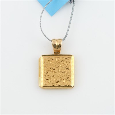 Lot 559 - Gold Pendant, 18K 4 dwt.