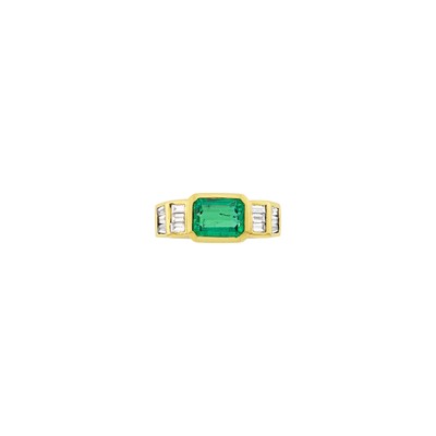 Lot 36 - Gold, Emerald and Diamond Ring