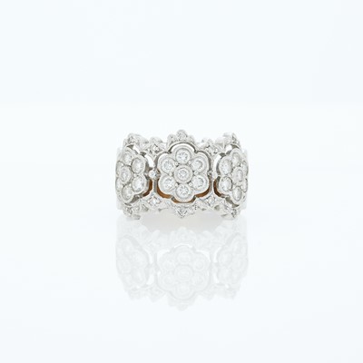 Lot 1262 - Platinum and Diamond Ring