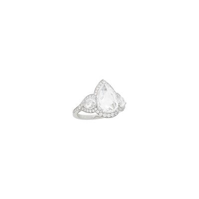 Lot 85 - Platinum and Diamond Ring