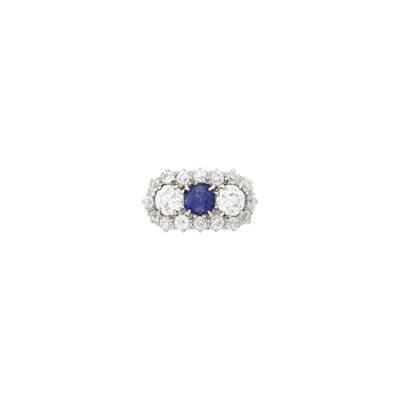 Lot 111 - Edwardian Platinum, Gold, Sapphire and Diamond Ring