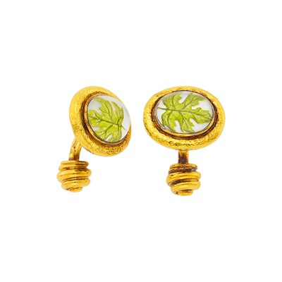 Lot 40 - Elizabeth Gage Pair of Hammered Gold and Reverse Crystal Intaglio Oak Leaf Cufflinks
