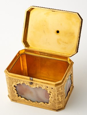Lot 127 - A Fine Chinese Export Watch-Mounted Ormolu and Agate Casket in the Style of James Cox