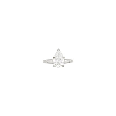 Lot 72 - Platinum and Diamond Ring