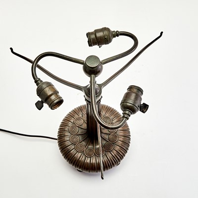 Lot 512 - Tiffany Studios Bronze and Leaded Glass Black-Eyed Susan Table Lamp
