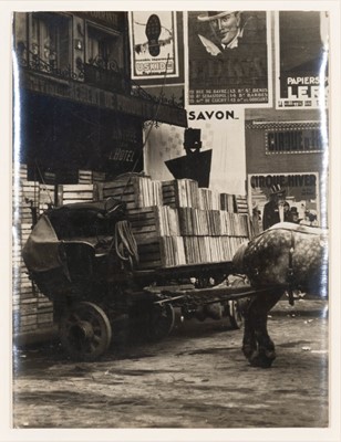 Lot 3079 - André Kertész, Les Halles, 1927