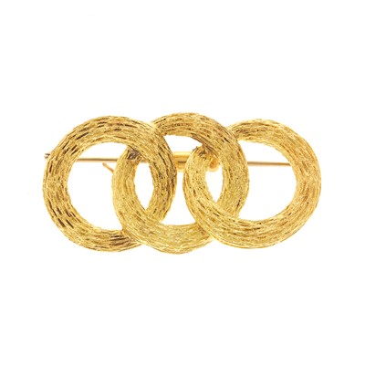 Lot 2038 - Gold Brooch