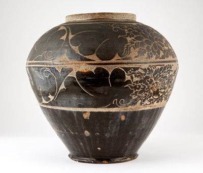 Lot 321 - An Exceptional Chinese Cizhou Sgraffiato Jar