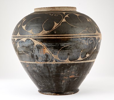Lot 321 - An Exceptional Chinese Cizhou Sgraffiato Jar