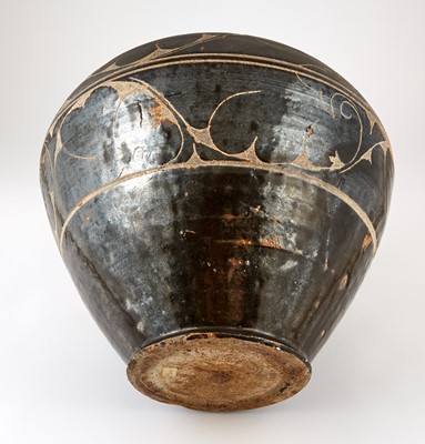 Lot 321 - An Exceptional Chinese Cizhou Sgraffiato Jar