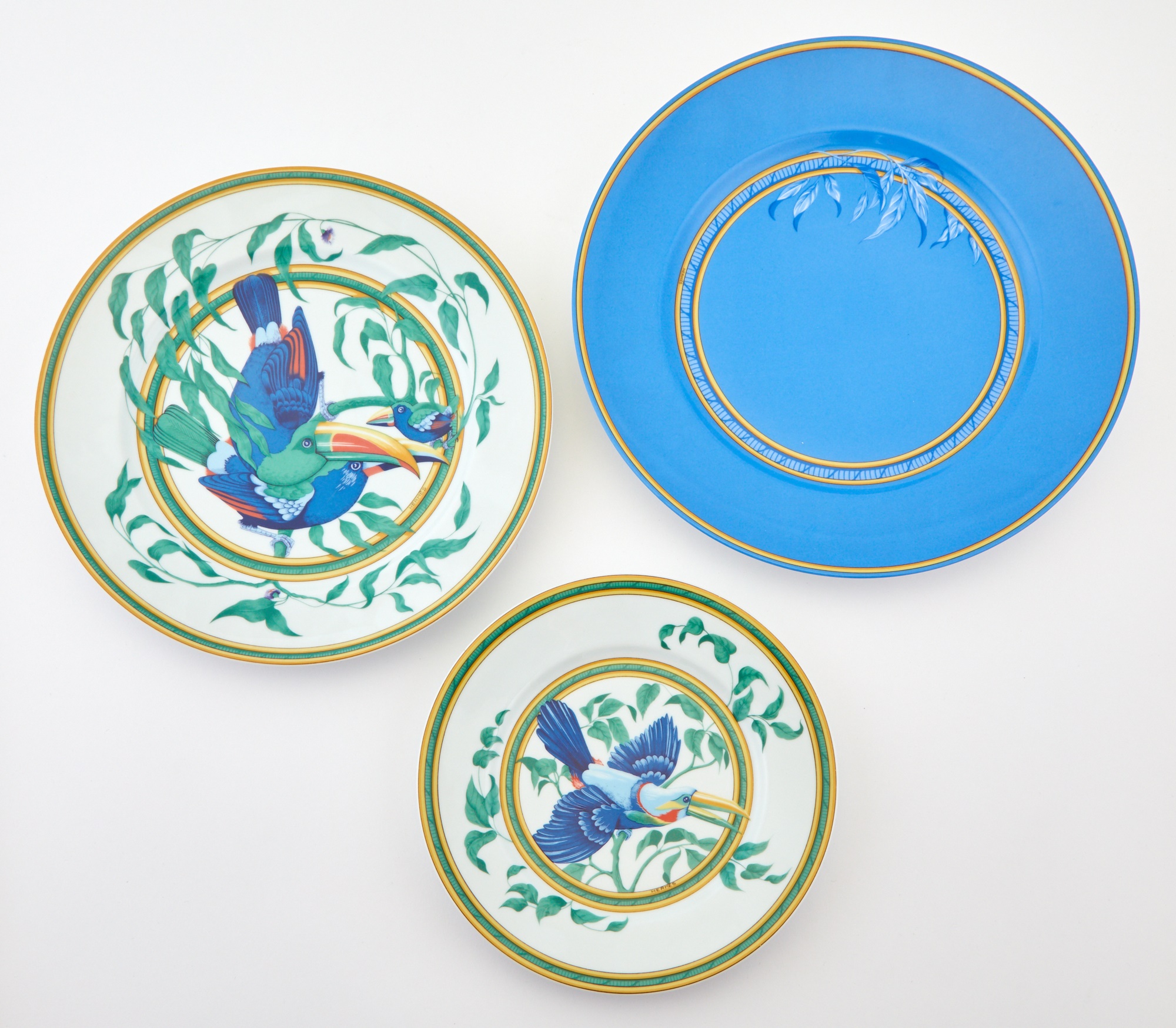 Lot 338 - Hermès Les Toucans Pattern Porcelain Dinner