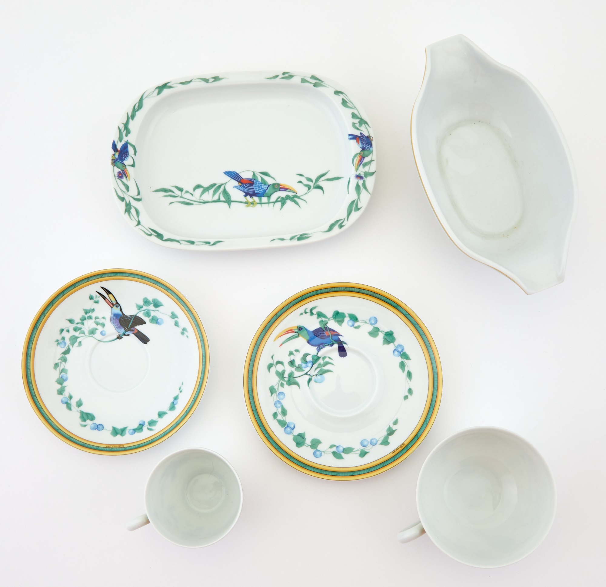 Lot 338 - Hermès Les Toucans Pattern Porcelain Dinner