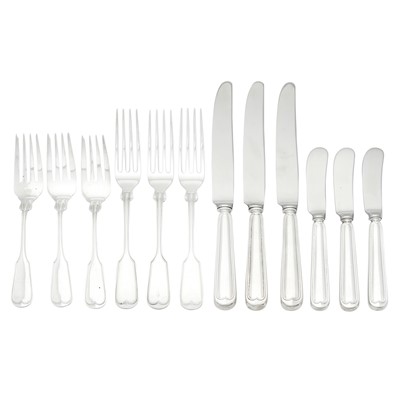 Lot 176 - American Sterling Silver "Fiddle Thread" Pattern Flatware Service