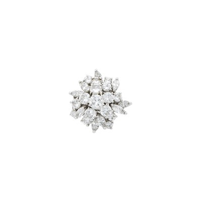 Lot 61 - Platinum and Diamond Cluster Ring
