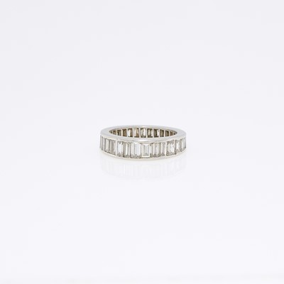 Lot 1077 - Platinum and Diamond Band Ring