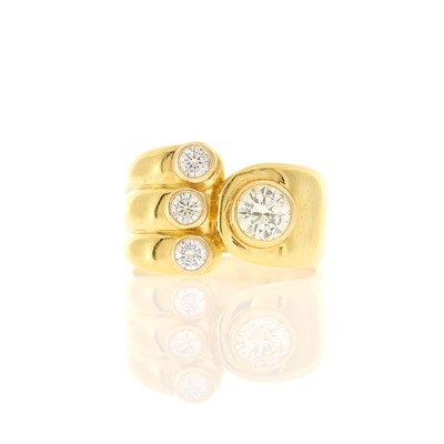Lot 2008 - Gold and Diamond Ring