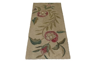 Lot 325 - American Hooked Rug