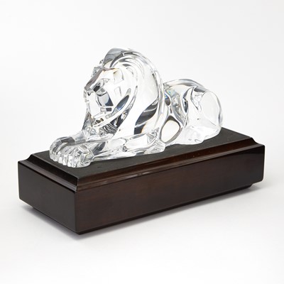 Lot 164 - Steuben Glass Lion Sculpture
