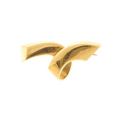 Lot 1006 - Tiffany & Co., Paloma Picasso Gold Twist Ribbon Bow Brooch