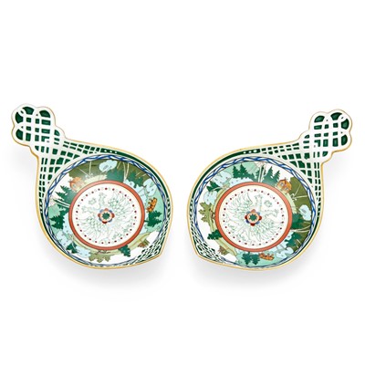 Lot 116 - Pair of Russian Porcelain Kovshi
