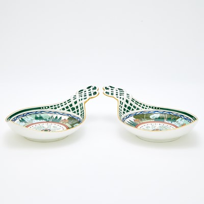 Lot 116 - Pair of Russian Porcelain Kovshi