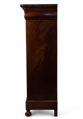 Lot 182 - Classical Mahogany Chest of Drawers