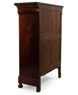 Lot 182 - Classical Mahogany Chest of Drawers
