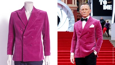 Lot 5007 - Velvet tuxedo blazer worn by Daniel Craig