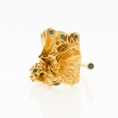 Lot 2153 - High Karat Gold and Emerald Leaf Ring