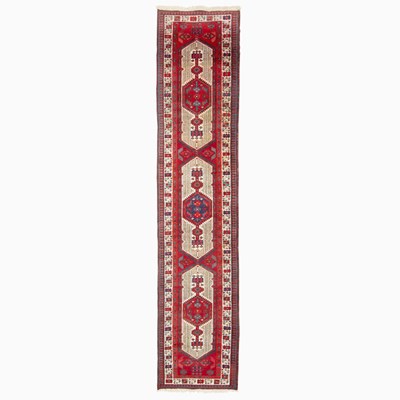 Lot 321 - Serab Runner