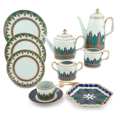Lot 3 - Mottahedeh Porcelain "Charleston Feather" Pattern Partial Dinner Service
