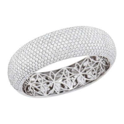 Lot 117 - White Gold and Diamond Cuff Bangle Bracelet