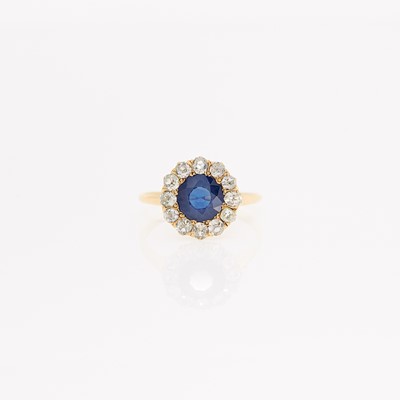 Lot 1150 - Antique Gold, Sapphire and Diamond Ring