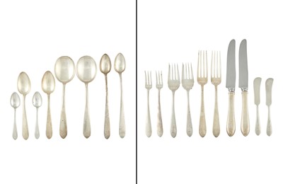 Lot 119 - S. Kirk & Son Sterling Silver "Plain Antique" Pattern Flatware Service