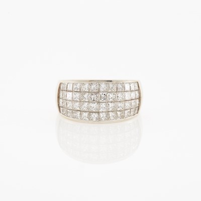 Lot 2183 - White Gold and Diamond Ring