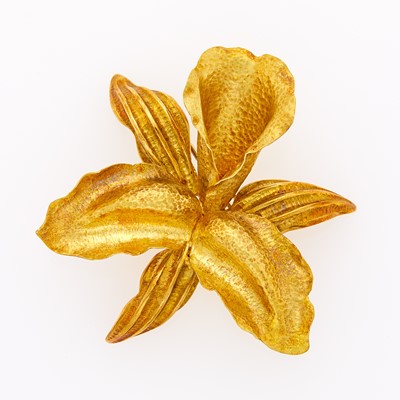 Lot 2152 - Gold Orchid Flower Clip-Brooch